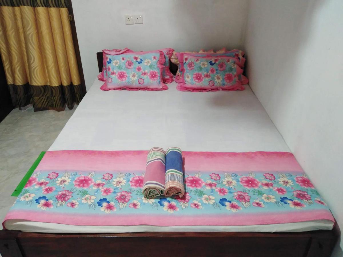 Deniyaya Guest House Zimmer foto